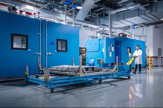 上汽通用電池工廠奧特能超級(jí)工廠投產(chǎn) 主流車企加速賽道轉(zhuǎn)換